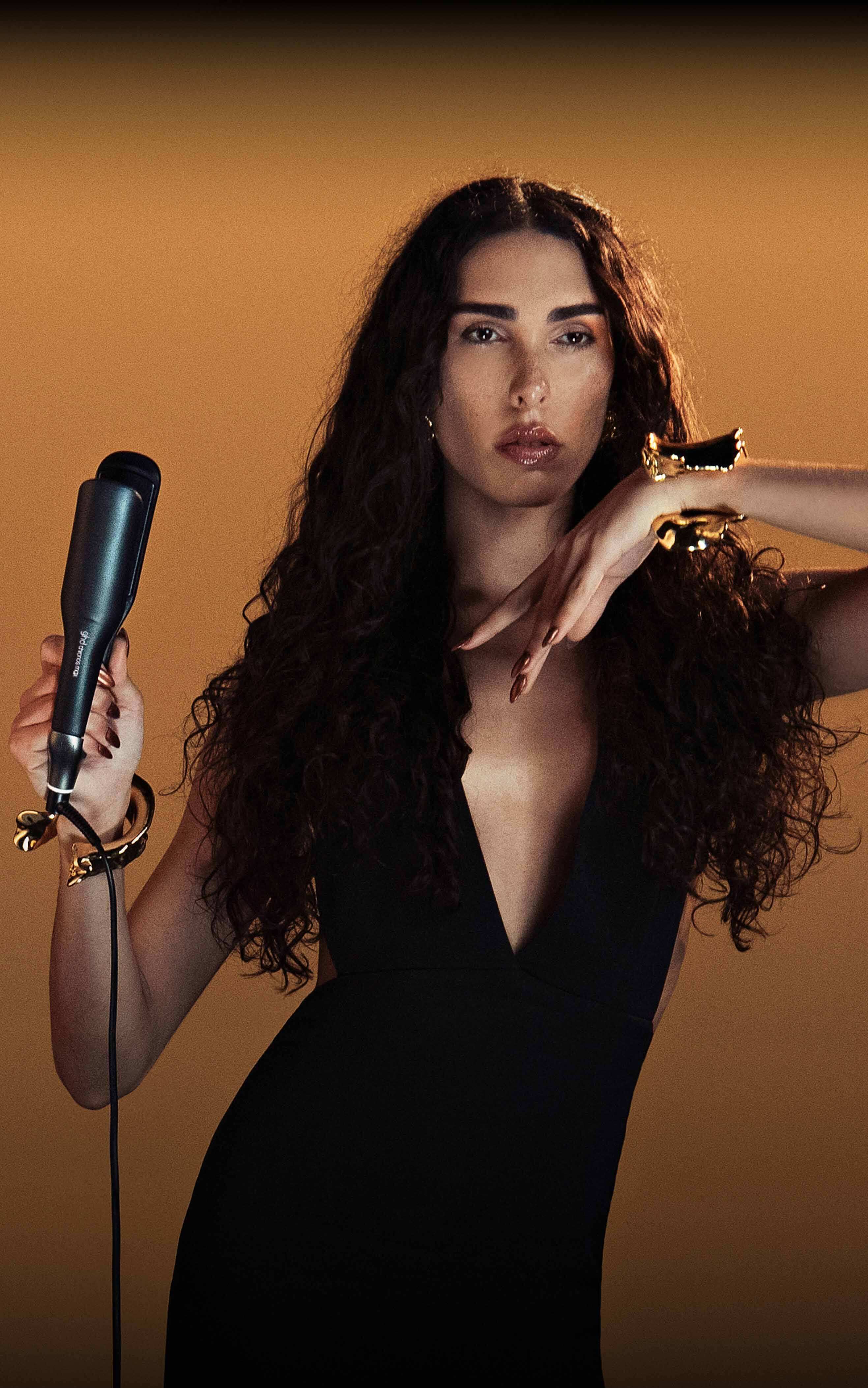 Model der ghd chronos max Kampagne hinter den Kulissen