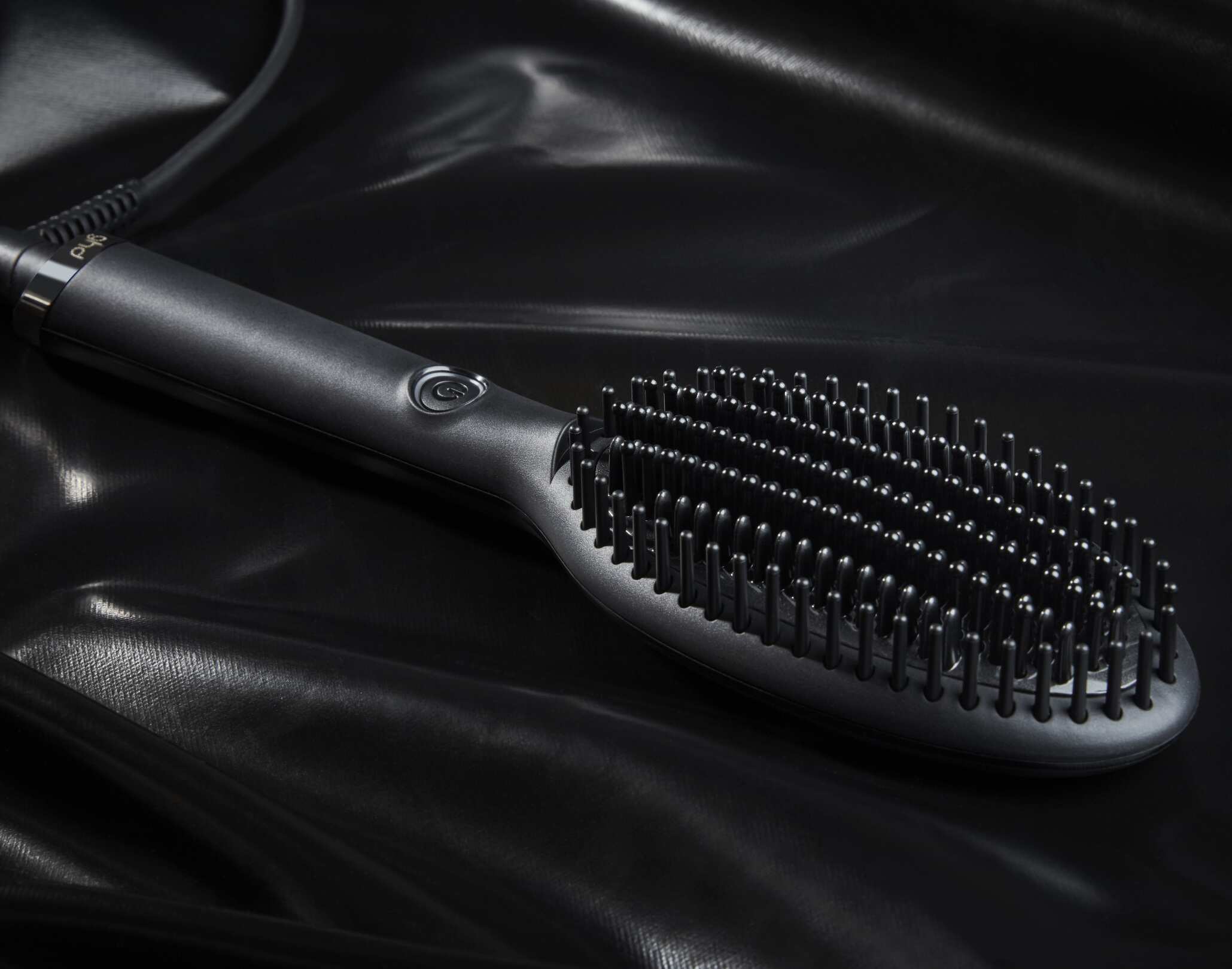 Core20_LifestyleGlideBlackLeather