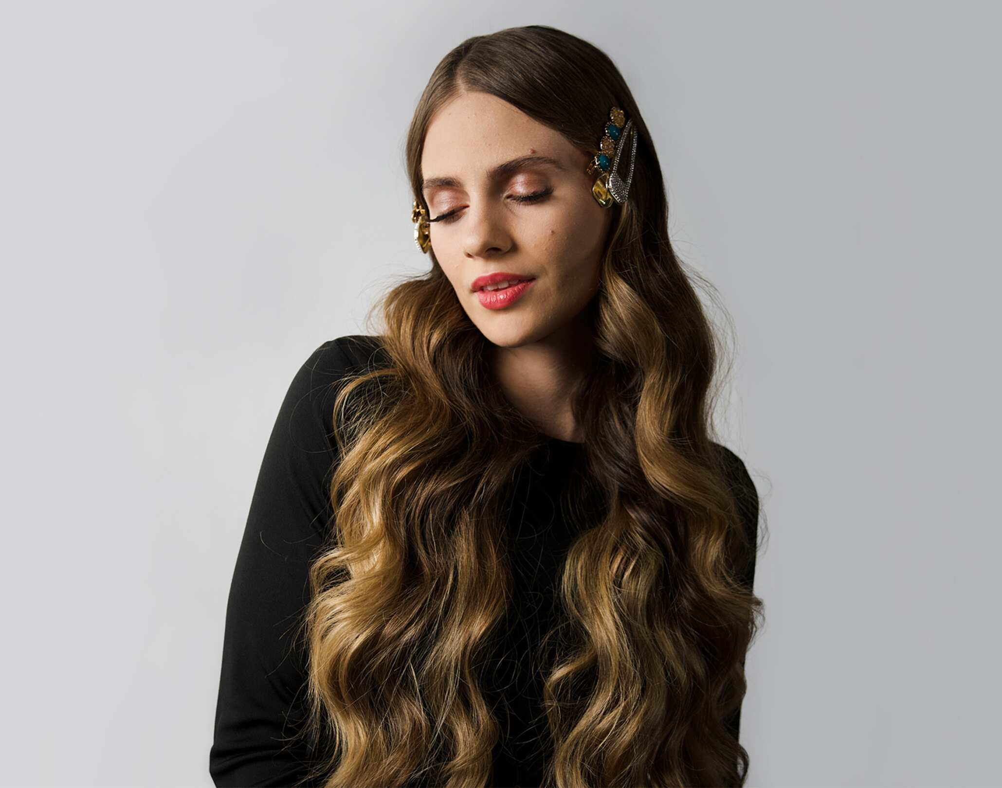 Glitter Hollywood Waves Hairstyle