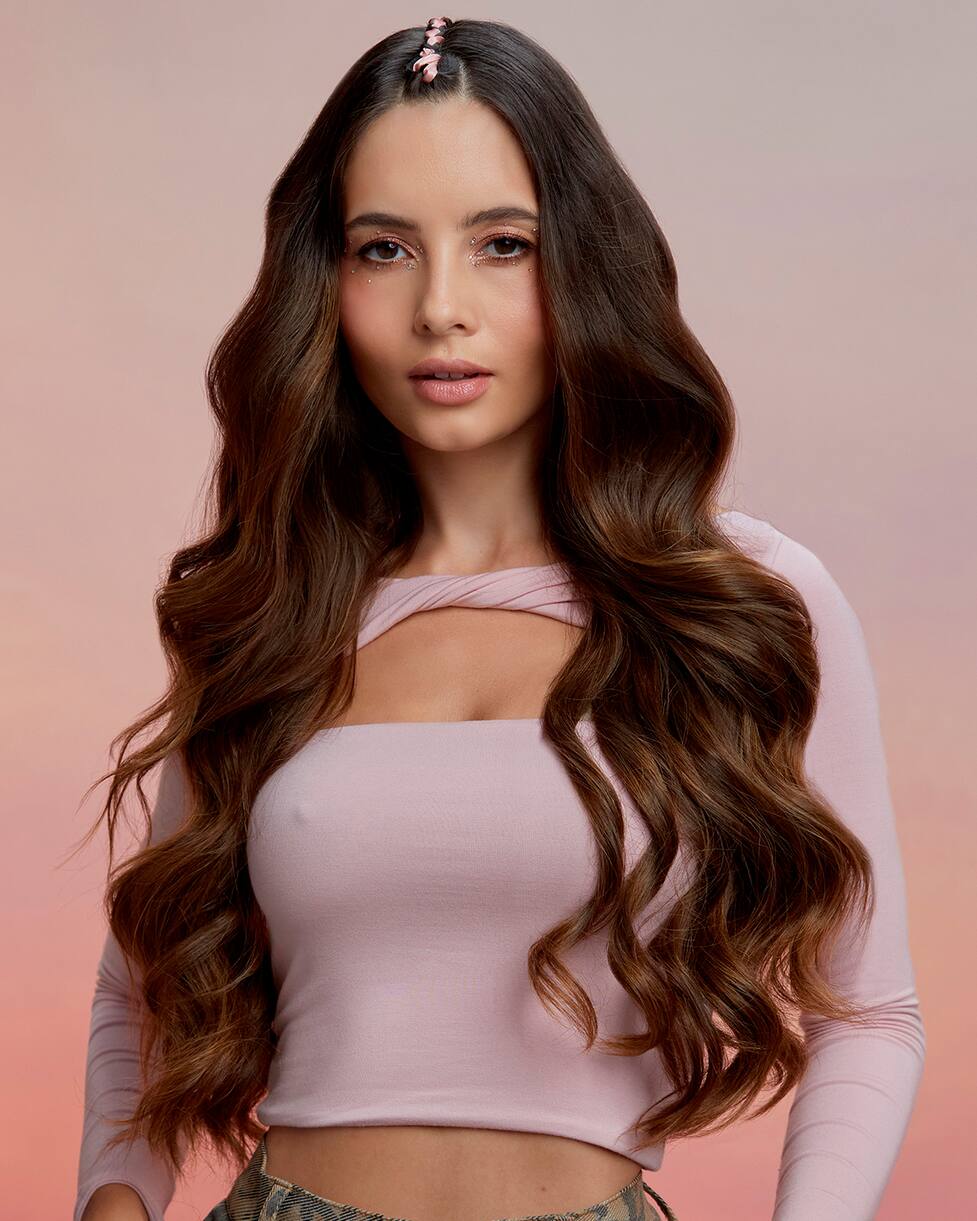 peinado de trenza central y ondas ghd