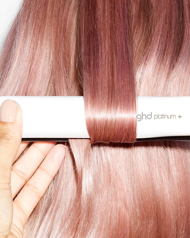 platinum+ Styler in pinkem Haar