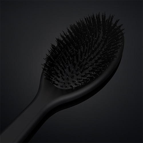 ghd oval dressing brush close-up image