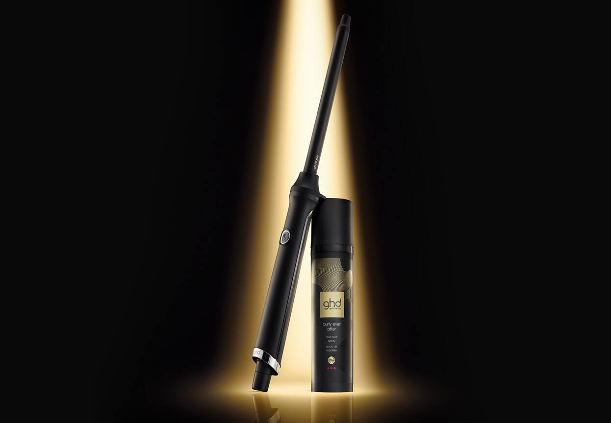 ghd thin wand Lockenstab mit ghd Lockenspray im Scheinwerferlicht