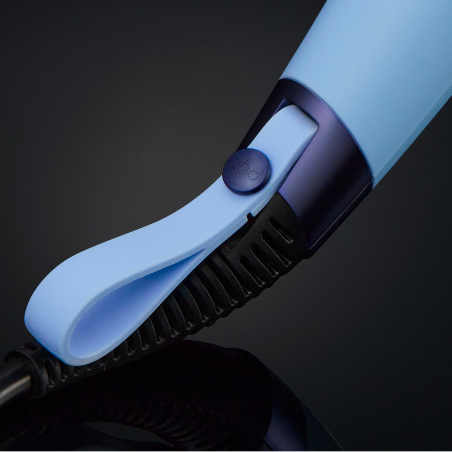 Schlaufe und Kabel des ghd helios®