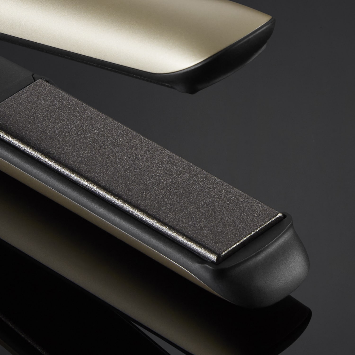 ghd champagne gold styler plate close-up