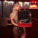 María Pombo con set deluxe ghd Navidad 2022